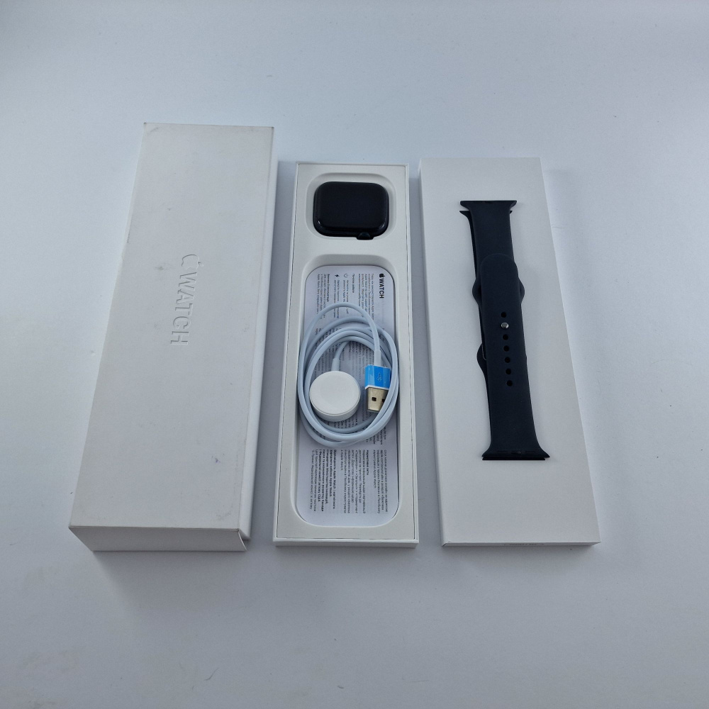 Apple Watch Series 9 GPS, 45mm, Midnight, Midnight Sport Band, M/L фото товару Apple Watch Series 9 GPS, 45mm, Midnight, Midnight Sport Band, M/L
