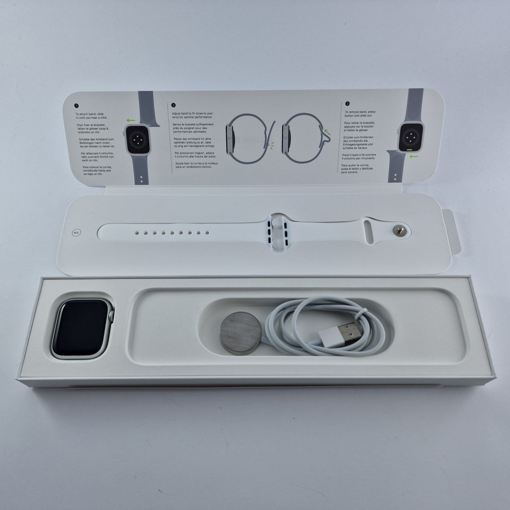Apple Watch Series 8 GPS, 41mm, Silver, White Sport Band фото товару Apple Watch Series 8 GPS, 41mm, Silver, White Sport Band