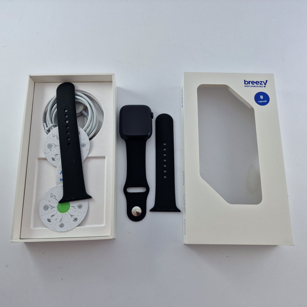 Apple Watch Series 8 GPS, 45mm, Midnight, Midnight Sport Band фото товару Apple Watch Series 8 GPS, 45mm, Midnight, Midnight Sport Band