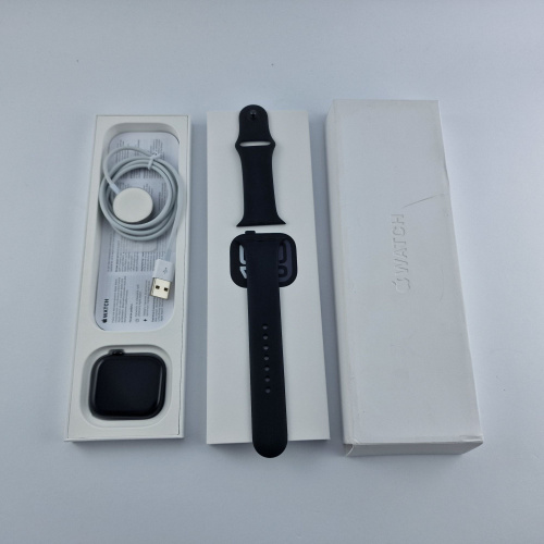 Apple Watch Series 10 GPS, 46mm, Jet Black, Black Sport Band, M/L фото товару Apple Watch Series 10 GPS, 46mm, Jet Black, Black Sport Band, M/L