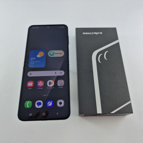 Samsung Galaxy Flip 7 FE 128 GB Black фото товару Samsung Galaxy Flip 7 FE 128 GB Black