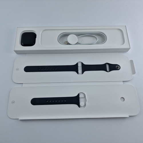 Apple Watch Series 8 GPS, 41mm, Midnight, Midnight Sport Band фото товару Apple Watch Series 8 GPS, 41mm, Midnight, Midnight Sport Band
