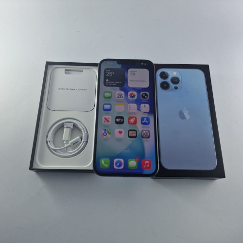 Apple iPhone 13 Pro Max 1 TB Sierra Blue фото товару Apple iPhone 13 Pro Max 1 TB Sierra Blue