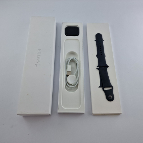 фото товару Apple Watch Series 8 GPS, 45mm, Midnight, Midnight Sport Band