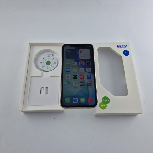 Apple iPhone 11 64 GB White фото товару Apple iPhone 11 64 GB White
