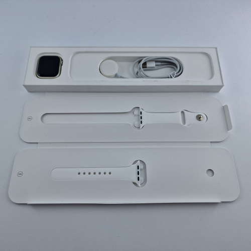 Apple Watch Series 8 GPS, 41mm, Starlight, Starlight Sport Band фото товару Apple Watch Series 8 GPS, 41mm, Starlight, Starlight Sport Band