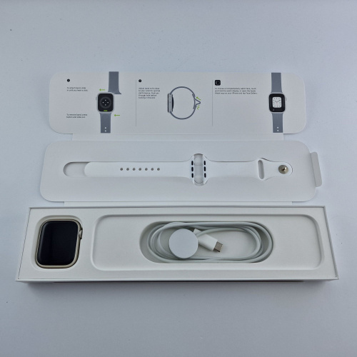 Apple Watch Series 8 GPS, 45mm, Starlight, Starlight Sport Band фото товару Apple Watch Series 8 GPS, 45mm, Starlight, Starlight Sport Band