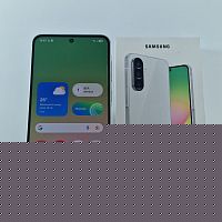 фото товару Samsung Galaxy A56  128 GB Awesome Light Gray