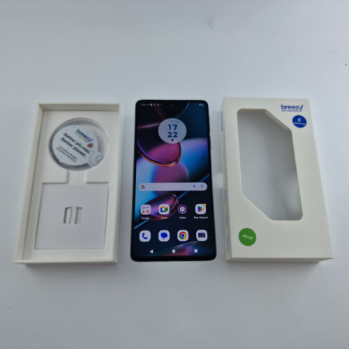 фото товару MOTOROLA Moto Edge 30 Pro 256 GB Cosmos Blue