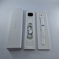 фото товару Apple Watch Series 8 GPS, 41mm, Starlight, Starlight Sport Band